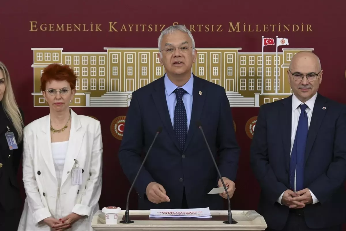 CHP Milletvekilleri Tütün ve Elektronik Sigara Kullanımına Dikkat Çekti
