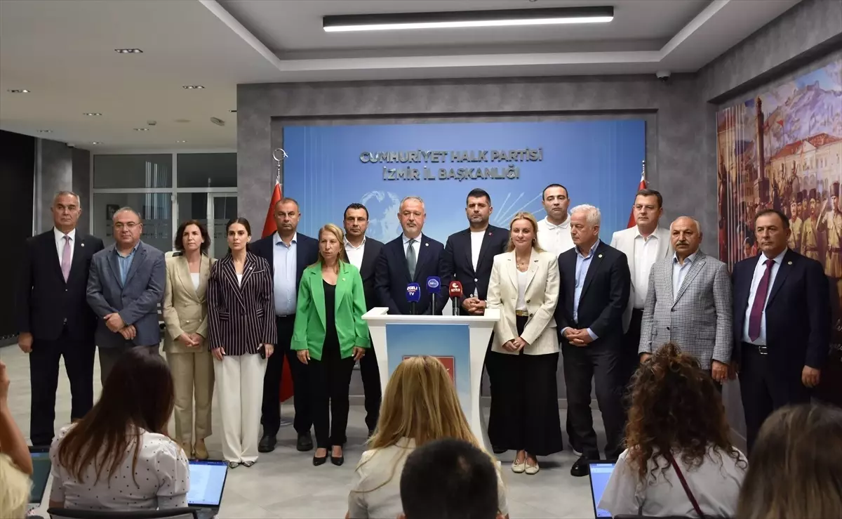 CHP Milletvekilleri İzmir'de Saha Çalışmalarına Başladı