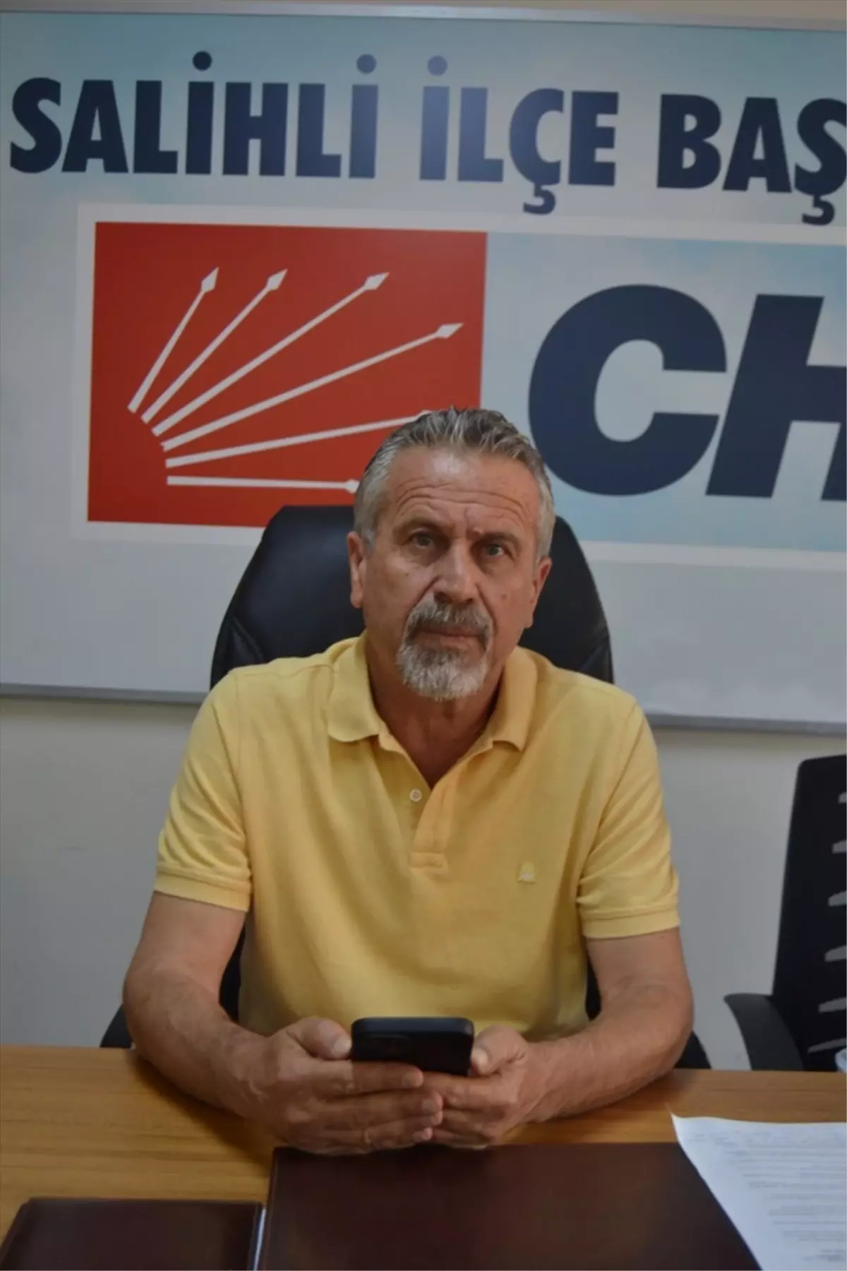 CHP Salihli İlçe Başkanı Enver Akgün İstifa Etti ve Adaylıktan Çekildi