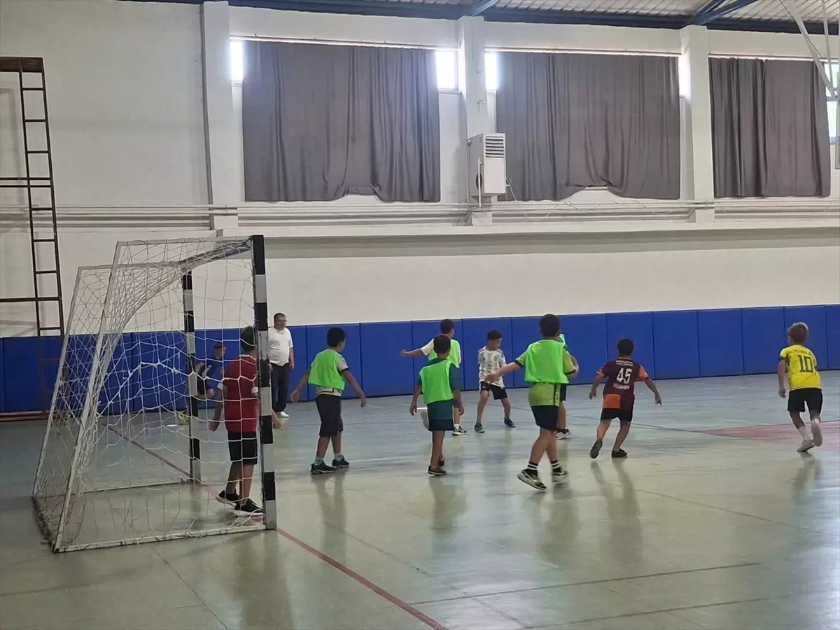 Cide'de Yaz Kur'an Kursu Öğrencilerine Futsal Turnuvası Düzenlendi