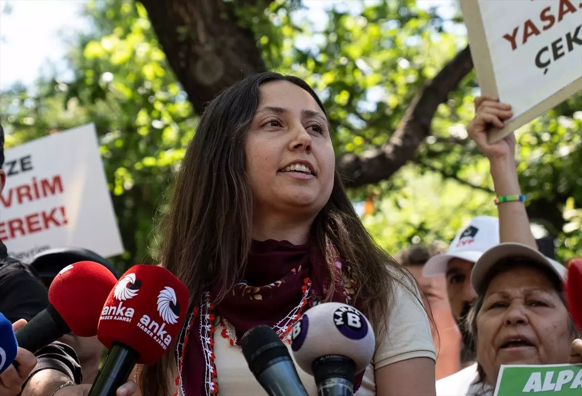 Çiftçilerden TBMM Önünde Maden Yasası Protestosu