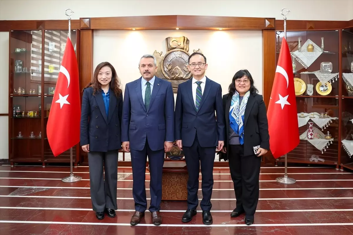 Çin'in Ankara Büyükelçisi Jiang Xuebin Rize'de ziyaretler gerçekleştirdi