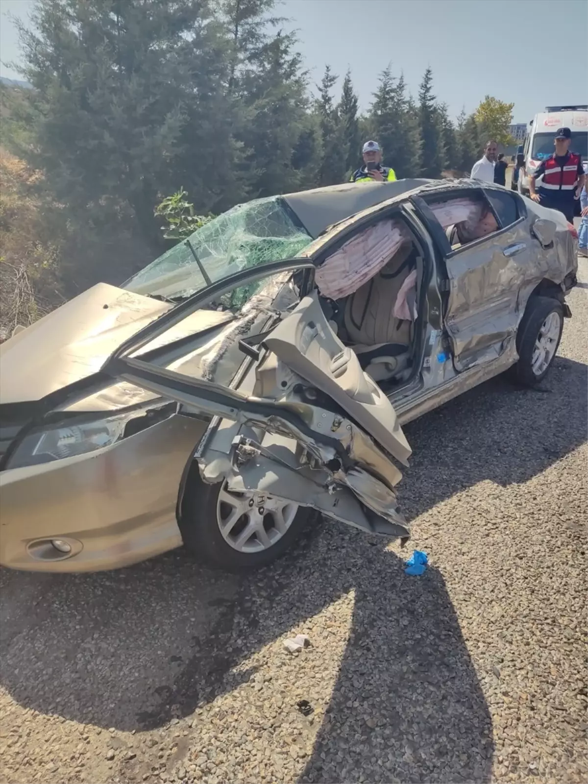 Yalova'da Otomobil Kazası: 2 Yaralı