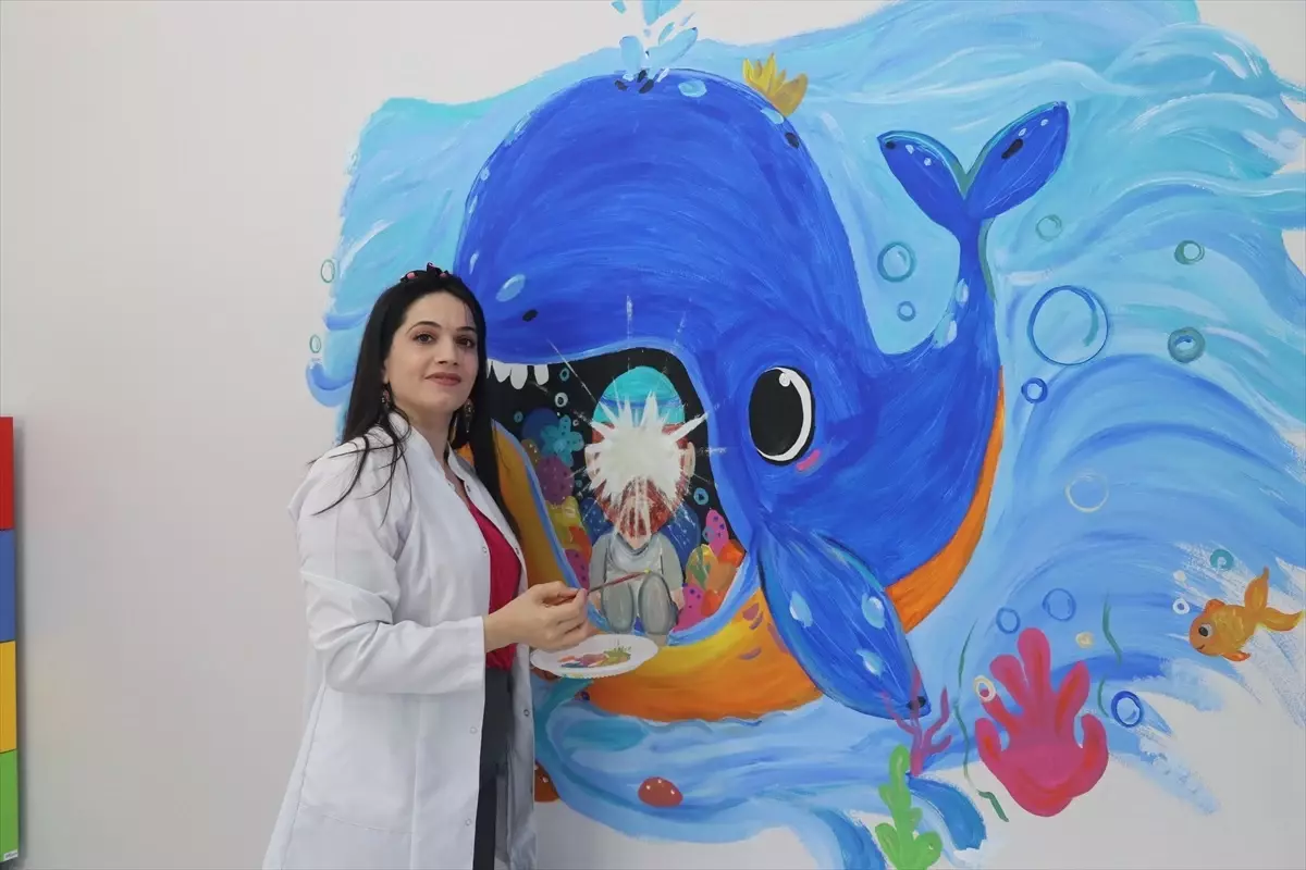Emine Ser Tanrıverdi: Duvarları Sanatla Renklendiriyor