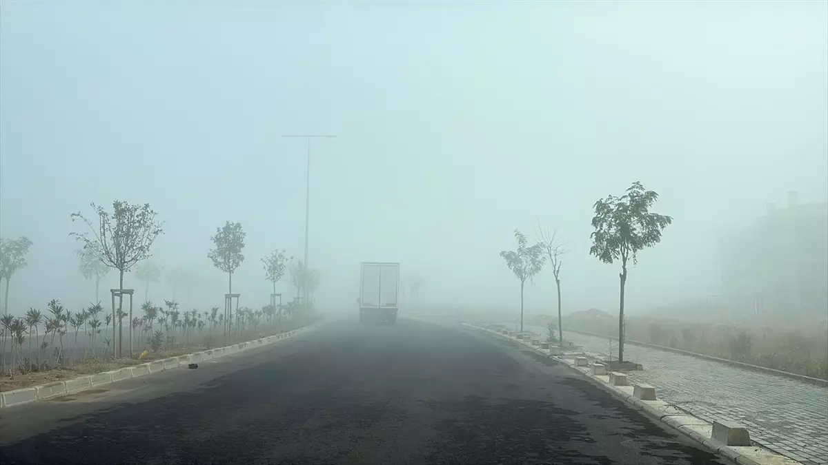 Çorlu'da Yoğun Sis Hayatı Olumsuz Etkiledi