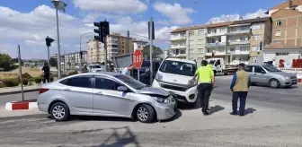 Çorum'da Trafik Kazası: 2 Yaralı