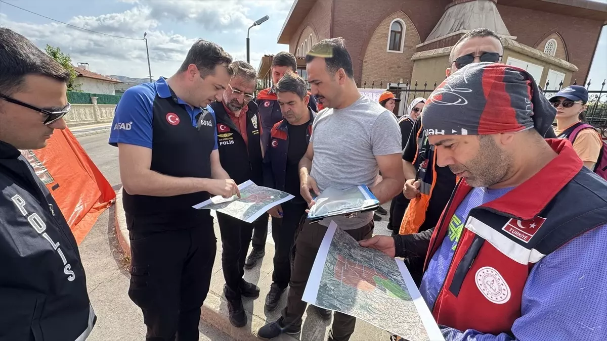 Çorum'da Kayıp Hüseyin Topal İçin Arama Çalışmaları Devam Ediyor