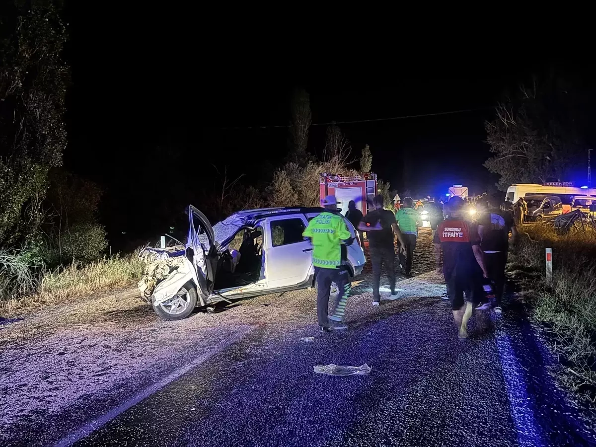Çorum'da Cip ile Traktör Çarpıştı: 5 Yaralı