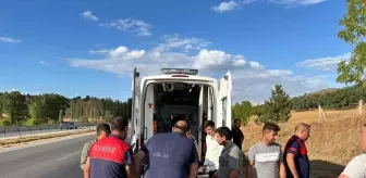 Çorum'da Otomobil Devrildi: 2 Yaralı