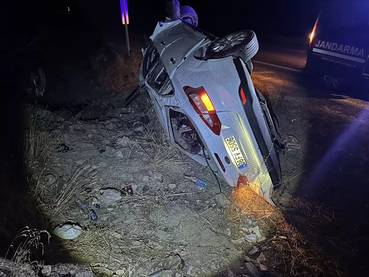 Çorum&apos;da Otomobil Devrildi: 5 Yaralı