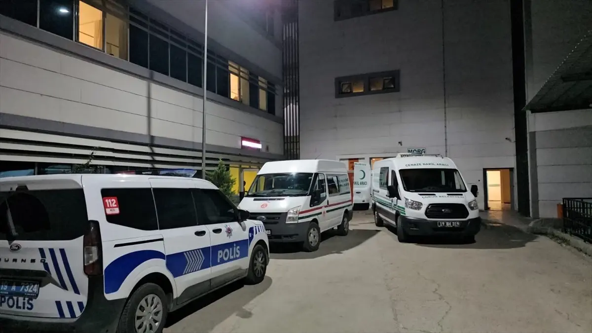 Çorum'da Düşerek Yaralanan Yaşlı Adam Hastanede Hayatını Kaybetti