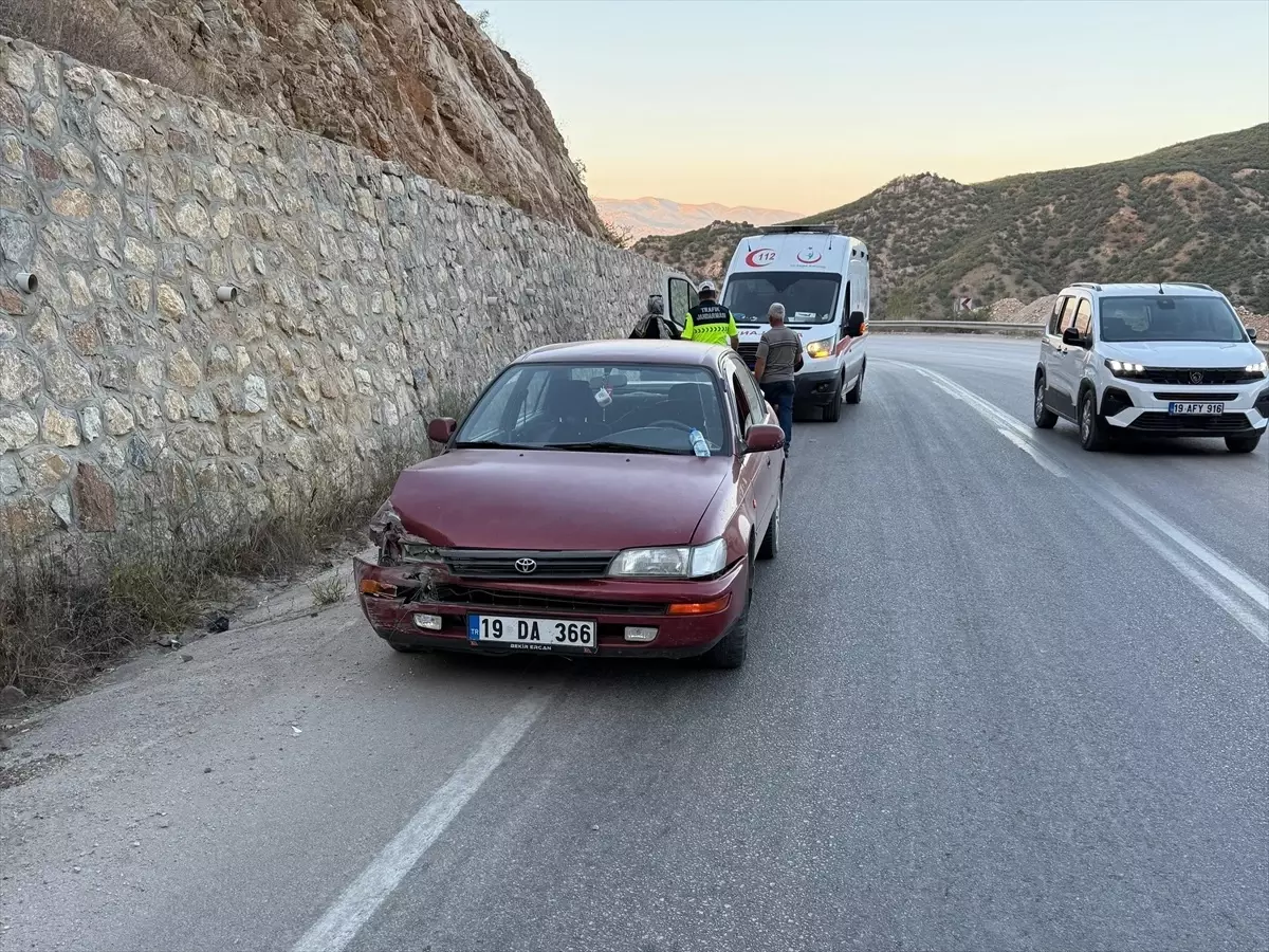 Laçin'de İstinat Duvarına Çarpan Otomobilin Sürücüsü Yaralandı