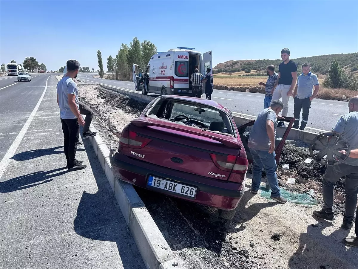Çorum'da Trafik Kazası: Sürücü Hastaneye Kaldırıldı