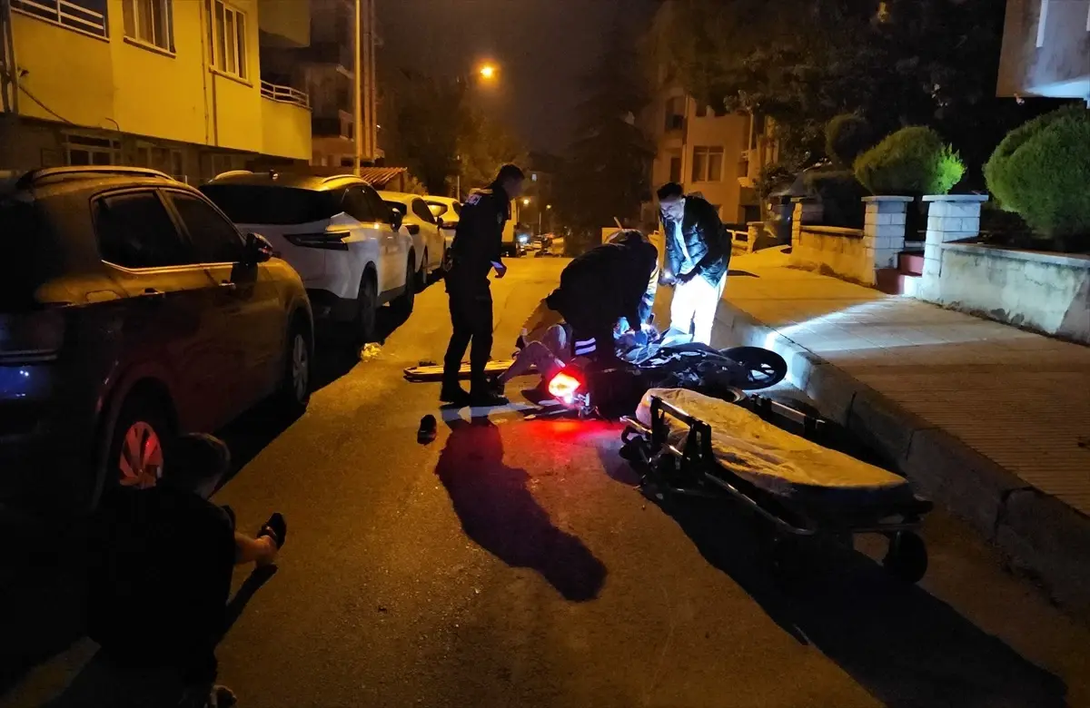 Çorum'da Motosiklet ve Otomobil Çarpıştı: 2 Yaralı