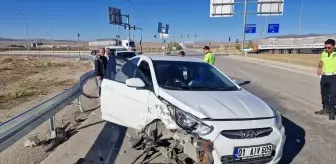 Çorum'da Otomobil ve Tır Çarpıştı: 4 Yaralı