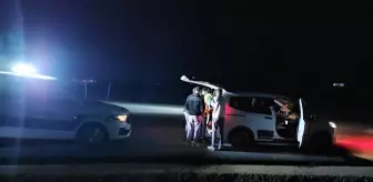 Alkollü Sürücü Trafik Kazasına Müdahale Eden Polisi Aşarak Tarlaya Girdi