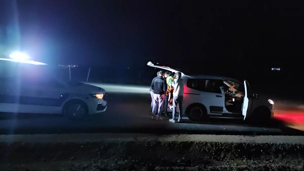 Alkollü Sürücü Trafik Kazasına Müdahale Eden Polisi Aşarak Tarlaya Girdi