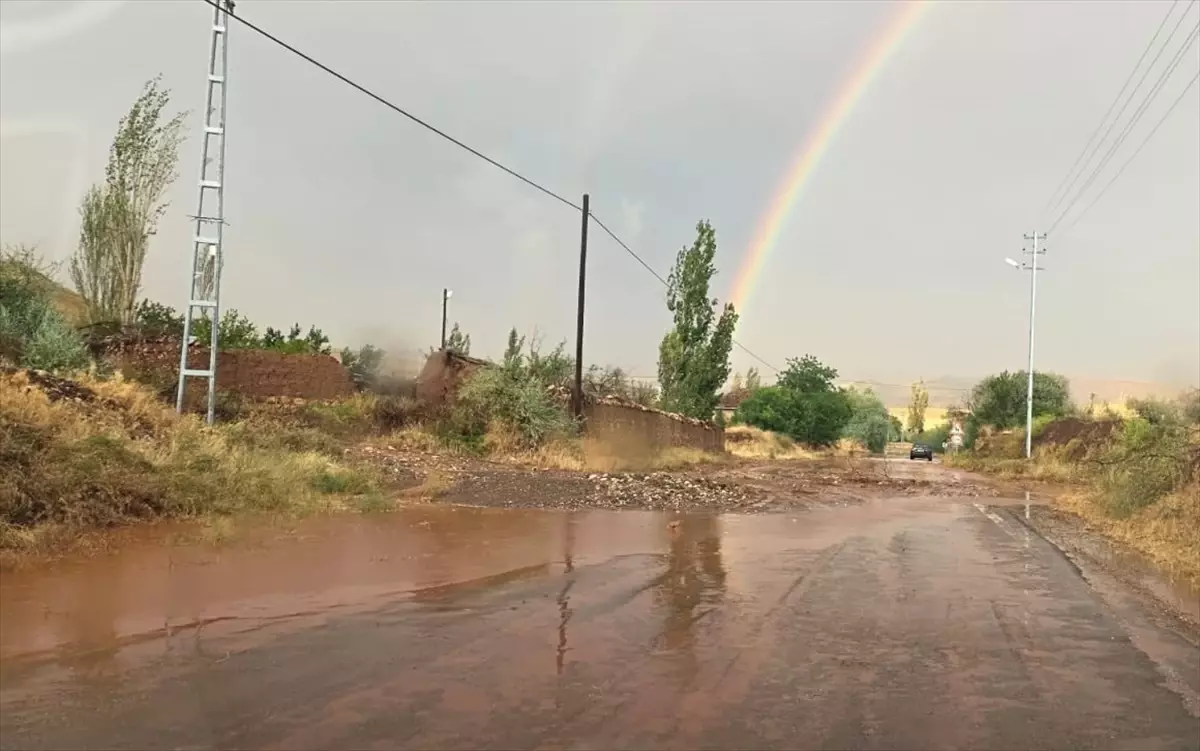 Çorum'da Sağanak Yağış Sonrası Taşkın