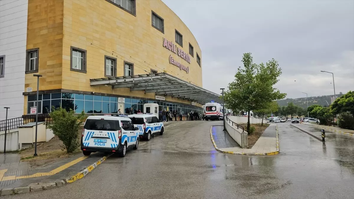 Çorum'da Üç Trafik Kazasında 17 Kişi Yaralandı