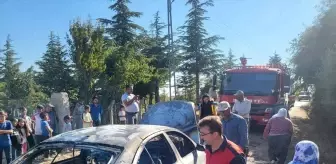 Çorum'da Park Halindeki Otomobil Yangında Küle Döndü