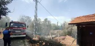 Çorum'un Laçin İlçesinde Atık Yangını: 6 Dekar Alan Zarar Gördü