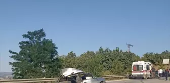 Çorum'da Yolcu Minibüsü ve Otomobil Çarpıştı: 11 Yaralı
