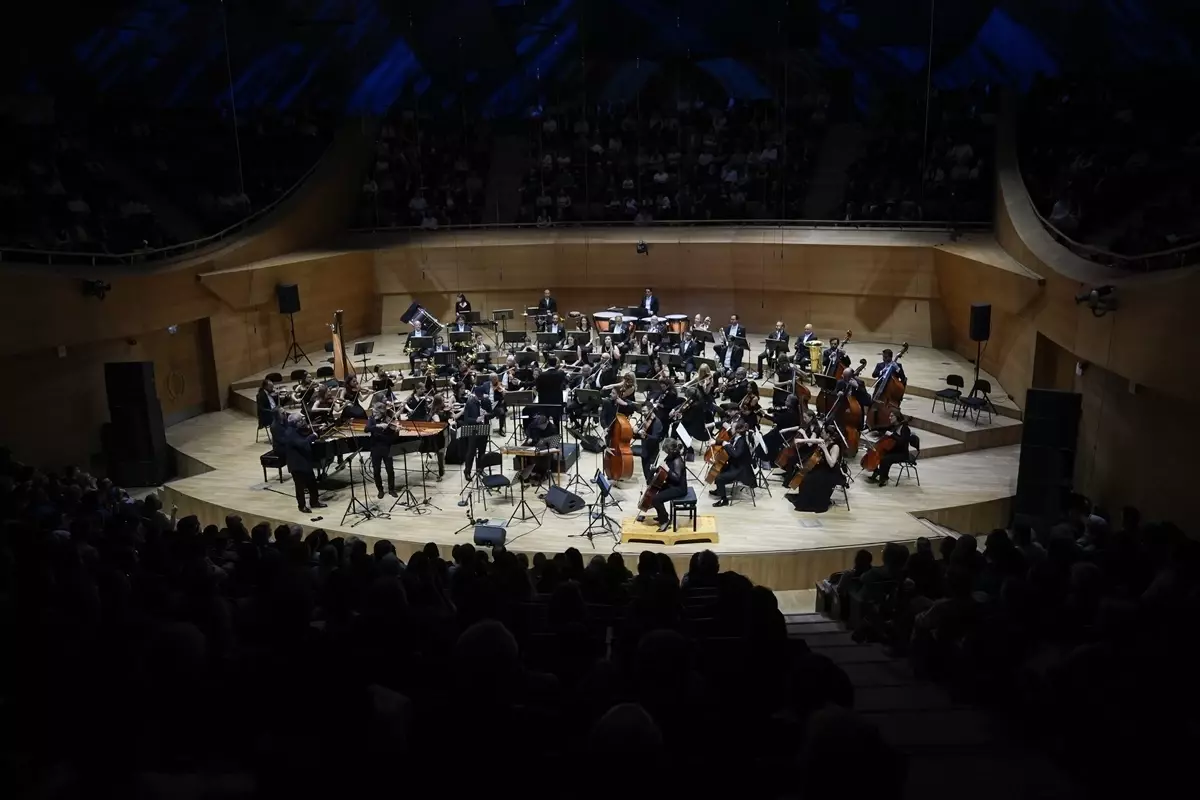 CSO, Sezon Kapanış Konserinde Sirba Orkestrasını Ağırladı