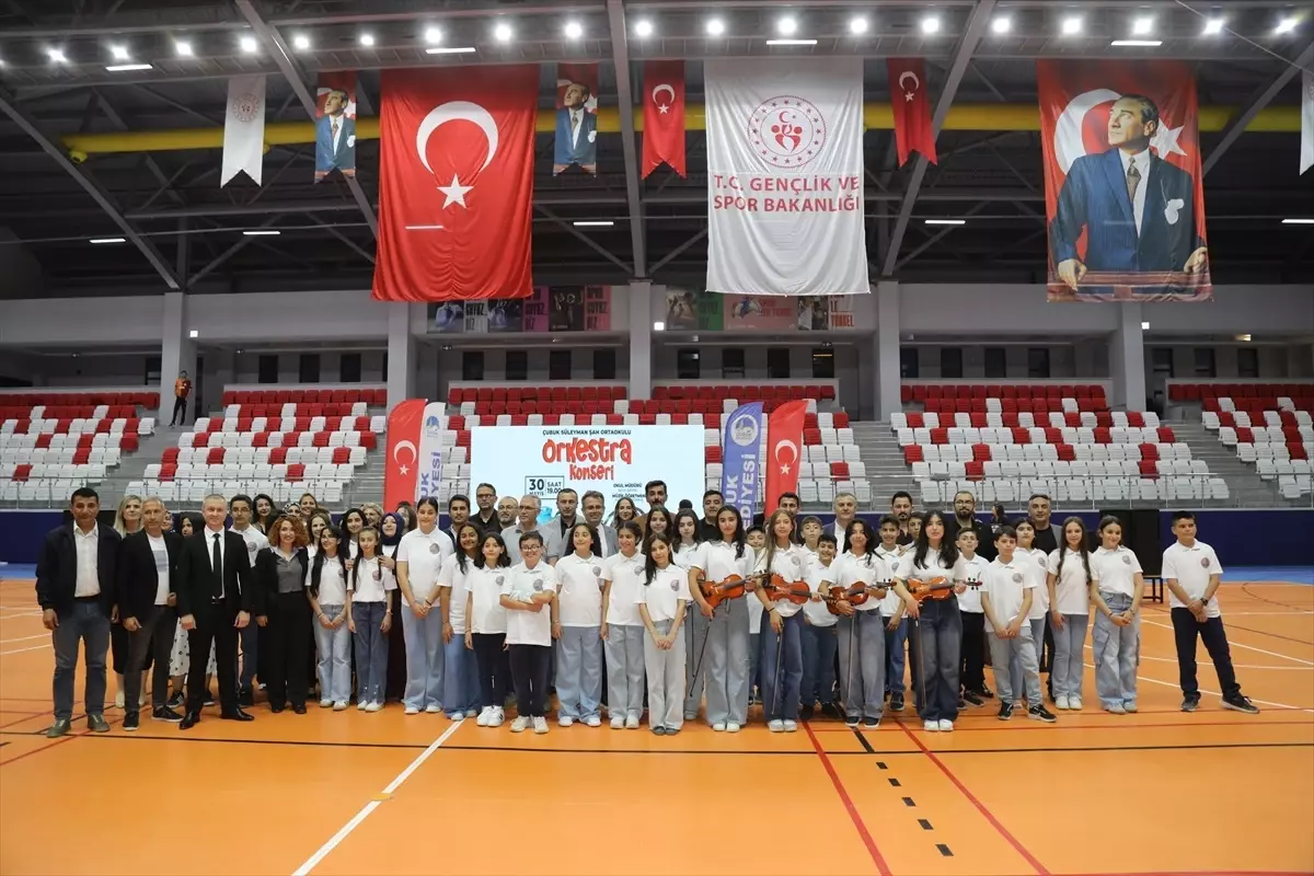 Çubuk'ta Öğrencilerden Yıl Sonu Orkestra Konseri