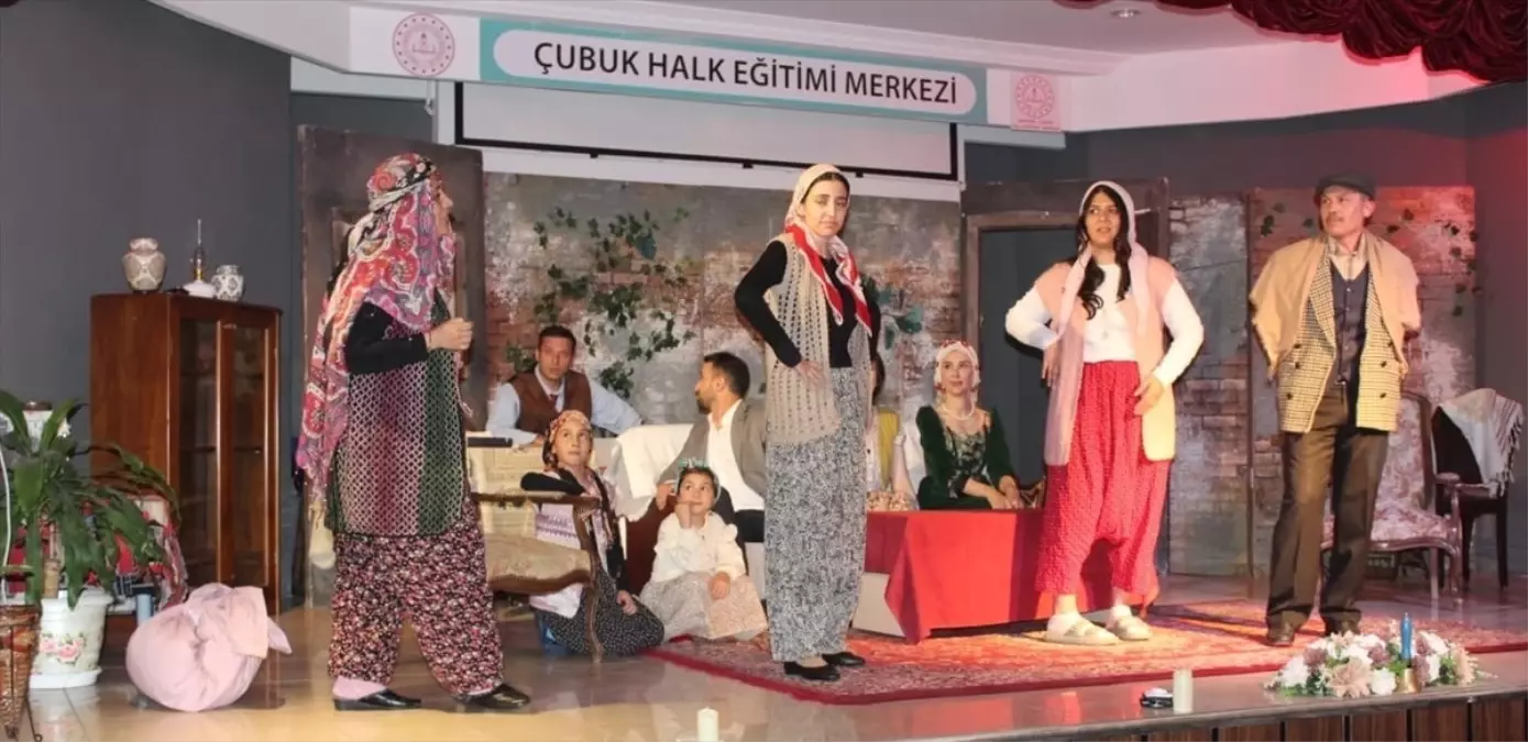 Öğretmenlerden 'Paydos' Tiyatro Oyunu