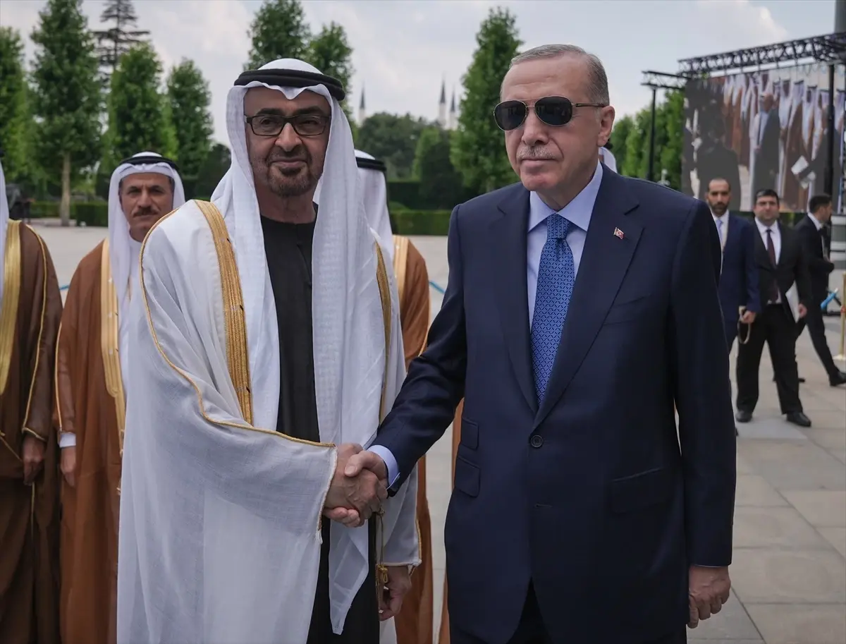 Erdoğan, BAE Devlet Başkanı Al Nahyan'ı Ağırladı