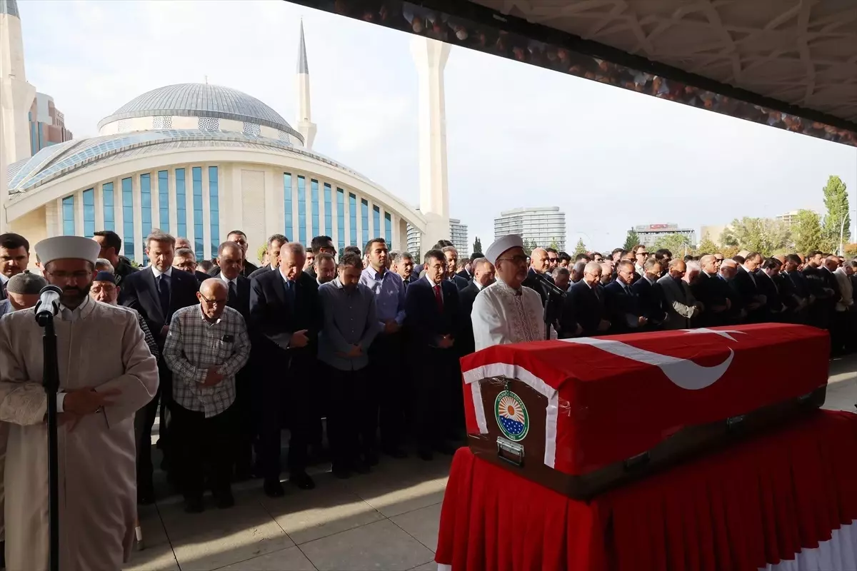 Cumhurbaşkanı Erdoğan, Başdanışmanı Hamdi Kılıç'ın cenaze namazına katıldı