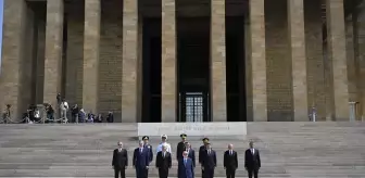 Cumhurbaşkanı Erdoğan başkanlığındaki YAŞ üyeleri Anıtkabir'i ziyaret etti