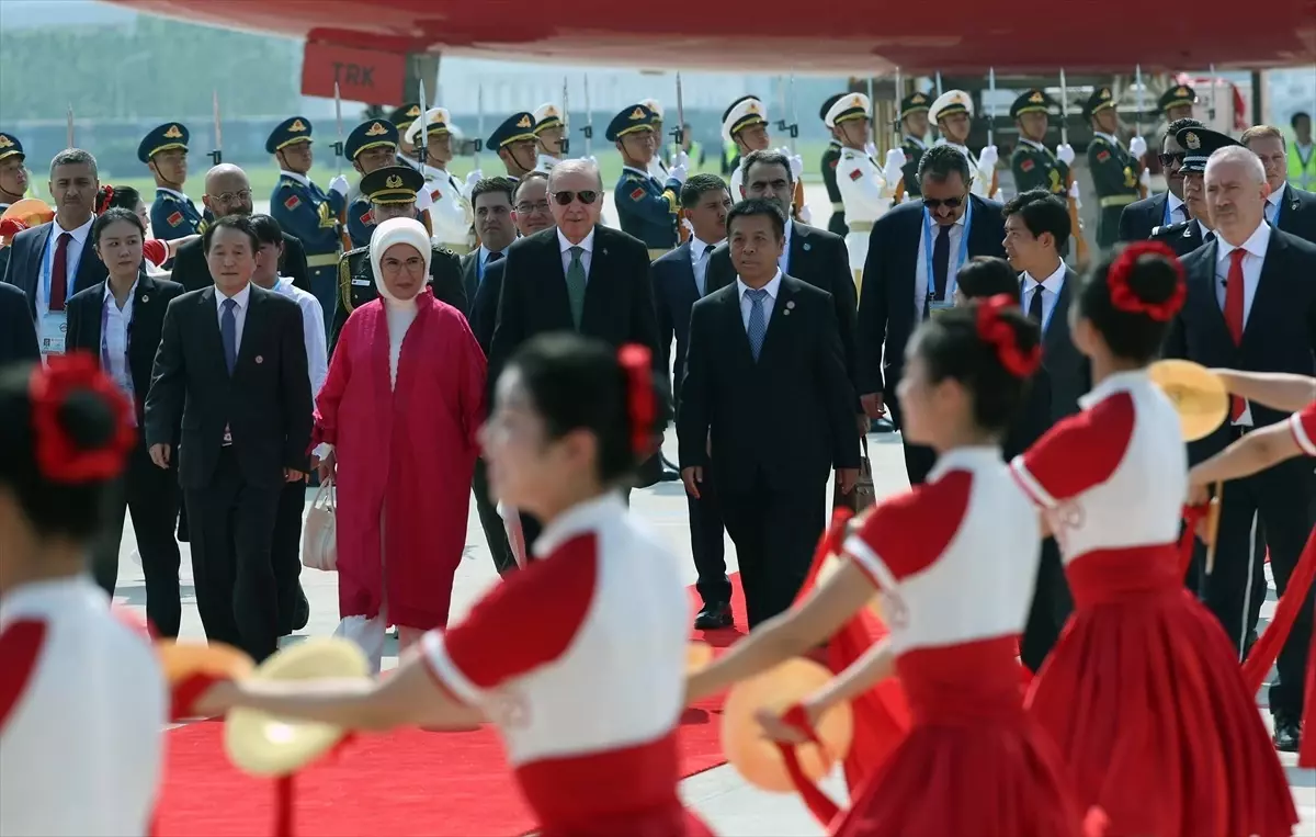 Erdoğan, Tiencin'de Zirveye Katıldı