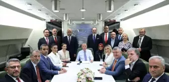 Cumhurbaşkanı Erdoğan, KKTC dönüşü gazetecilerin sorularını yanıtladı: (1)