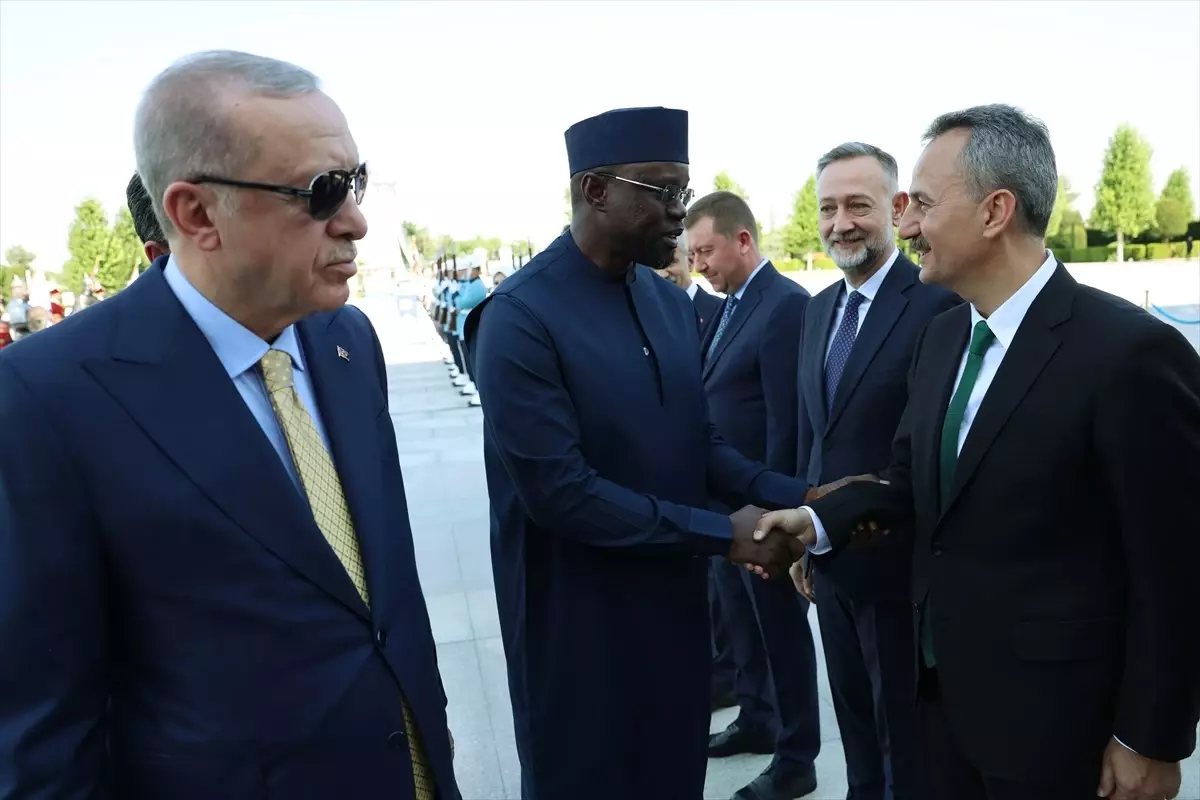 Cumhurbaşkanı Erdoğan, Senegal Başbakanı Sonko'yu resmi törenle karşıladı