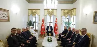 Cumhurbaşkanı Erdoğan, TEKNOFEST Mavi Vatan kapsamında İstanbul Boğazı'ndan geçen gemileri selamladı