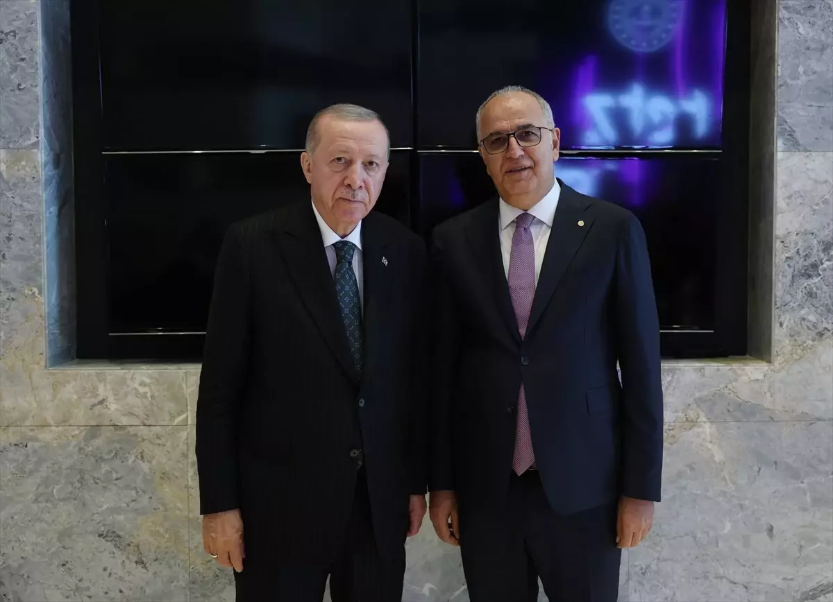 Cumhurbaşkanı Erdoğan, TVF Başkanı Mehmet Akif Üstündağ'ı kabul etti