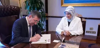 Cumhurbaşkanı Yardımcısı Cevdet Yılmaz kurban vekaletini Türk Kızılay'a verdi