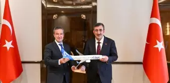 Cevdet Yılmaz ve AJet Genel Müdürü Kerem Sarp, Hava Taşımacılığı Üzerine Görüşme Gerçekleştirdi