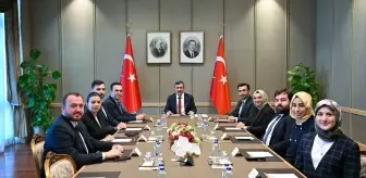 Cevdet Yılmaz, AK Parti Gençlik Kolları ile Bir Araya Geldi