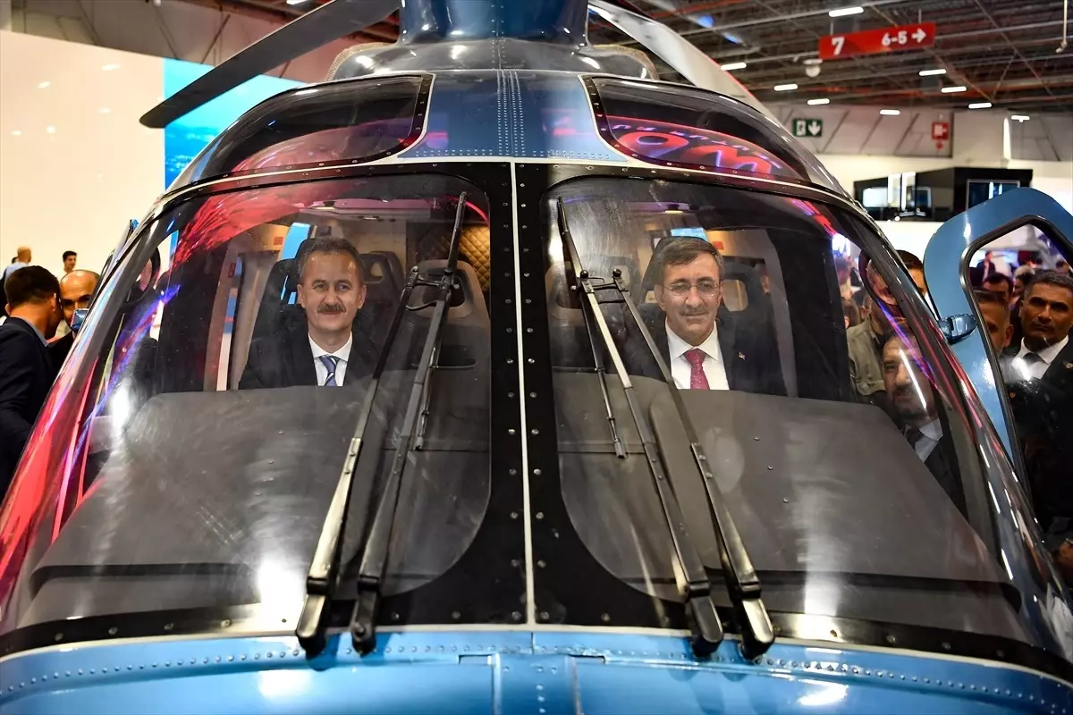 Cumhurbaşkanı Yardımcısı Yılmaz'dan IDEF 2025'e ziyaret Açıklaması