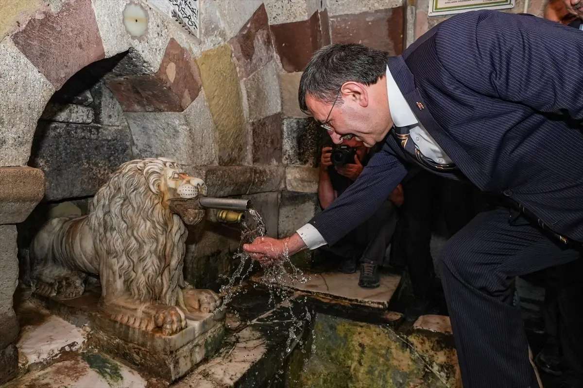 Cumhurbaşkanı Yardımcısı Yılmaz, Hacı Bektaş Veli'yi Anma Etkinlikleri'nde konuştu Açıklaması