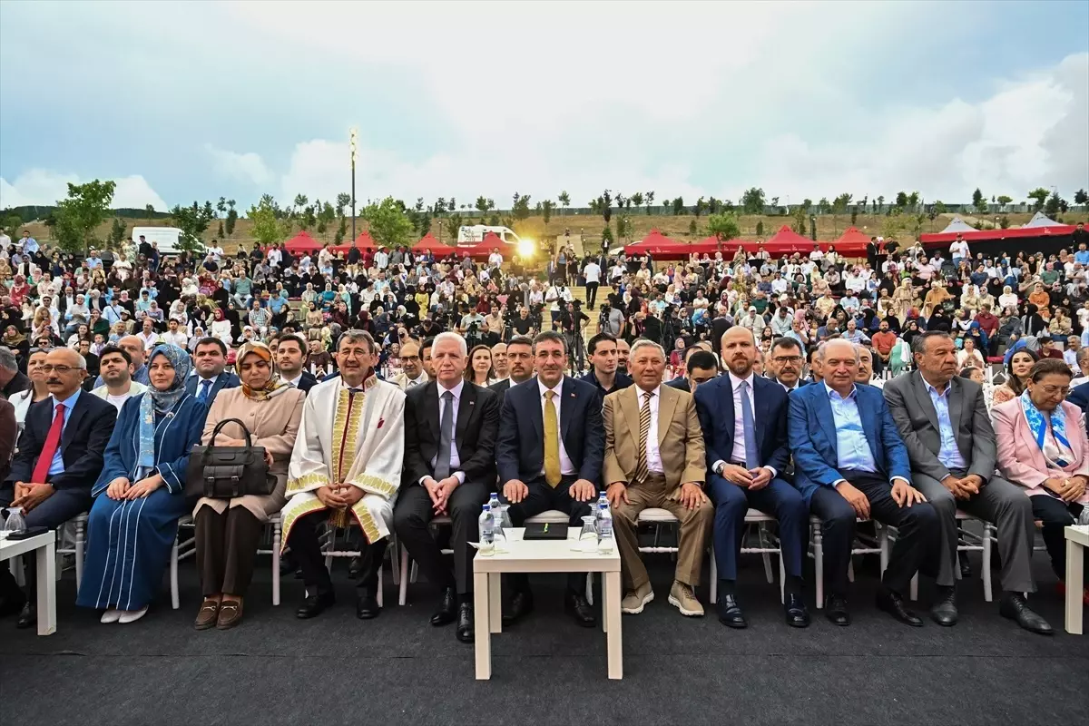 Cumhurbaşkanı Yardımcısı Yılmaz, İbn Haldun Üniversitesi 7. Mezuniyet Töreni'nde konuştu Açıklaması