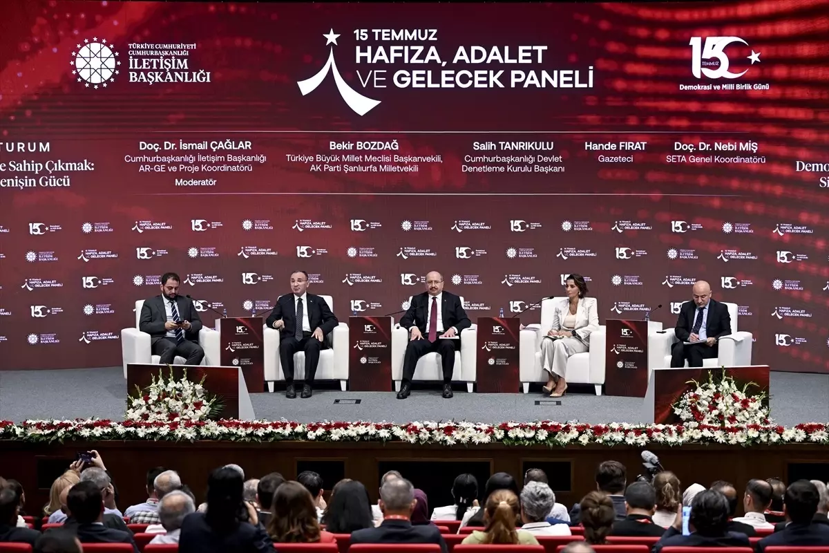 Cumhurbaşkanlığı İletişim Başkanlığından, 'Demokrasiye Sahip Çıkmak: Sivil Direnişin Gücü' paneli