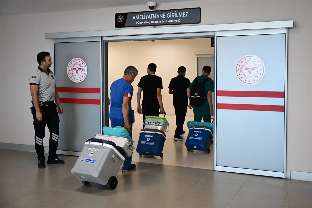 Antalya'da Darp Sonucu Beyin Ölümü Gerçekleşen Genç Adamın Organları 5 Hastaya Hayat Verdi