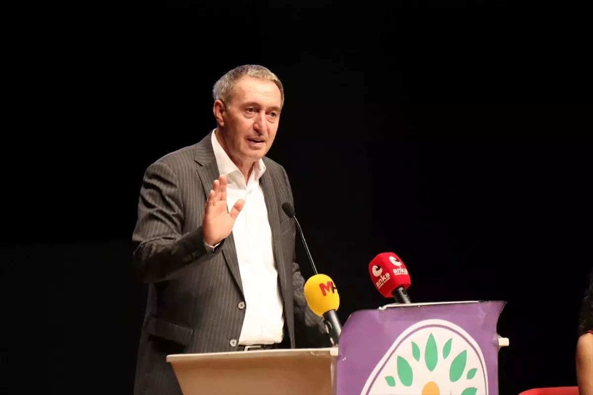DEM Parti Eş Genel Başkanı Tuncer Bakırhan, Barış ve Demokratik Toplum Buluşmaları'nda konuştu