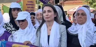 Tülay Hatimoğulları Diyarbakır'da Barış İçin Yürüdü