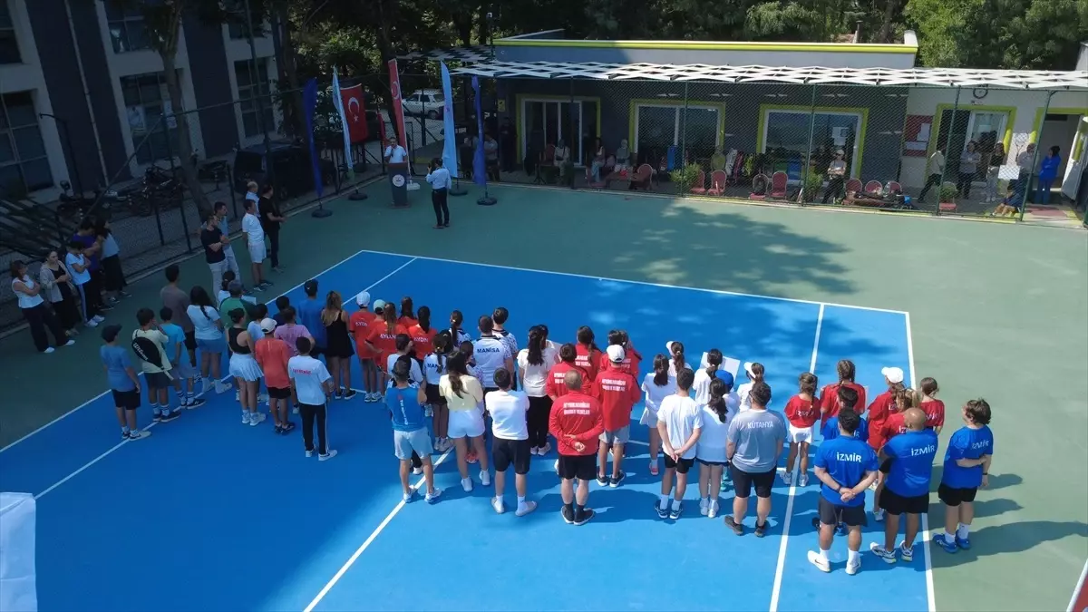 Anadolu Yıldızlar Ligi Tenis Müsabakaları Demirci'de Başladı