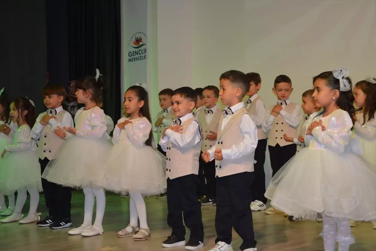 Demirci'de 4-6 Yaş Kur'an Kursu Yıl Sonu Etkinliği Düzenlendi