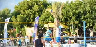 Demre'de 5. Geleneksel Taş Beach Voleybol Turnuvası Düzenlendi